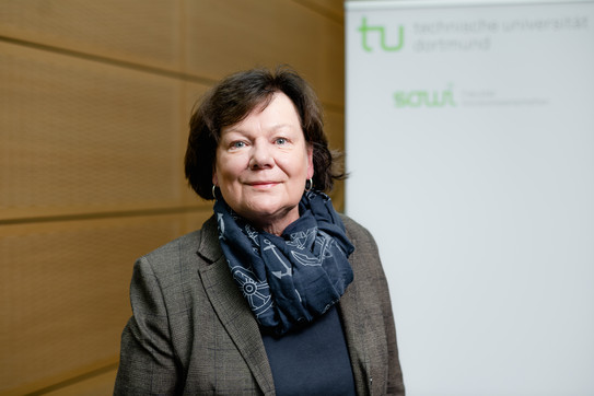 The picture shows Prof. Dr. Monika Reichert.